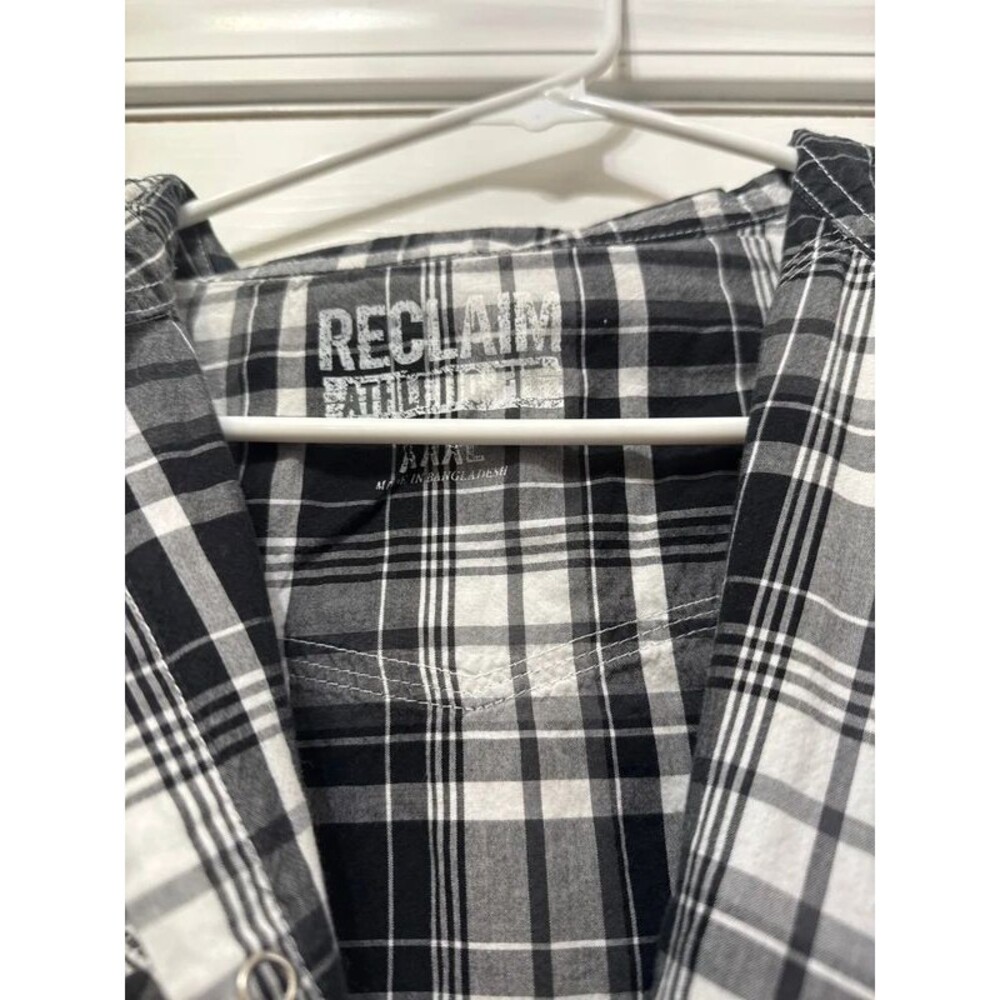 Reclaim button up - Picture 3 of 6